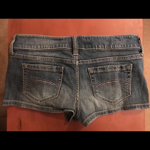 Decree denim shorts! - Picture 2 of 6
